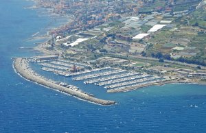 19.5 x 5.3 Metro Amarração Porto de Recreio Degli Aregai