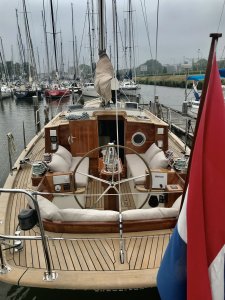 Conheça o ‘Stoute Hendrik’ Puffin 41 Modern Classic 2008, um veleiro clássico moderno