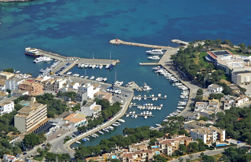 Real Club Nautico Porto Petro Marina - Amarrações Real Club Nautico Porto Petro Marina - Amarrações